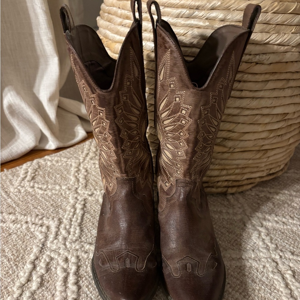 Cowgirl boots/ Brown Heeled Boots